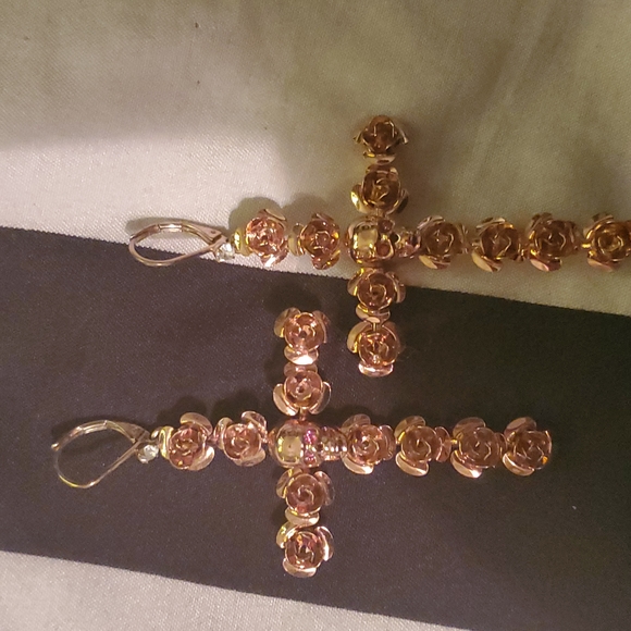 Betsey Johnson earrings - Picture 2 of 3